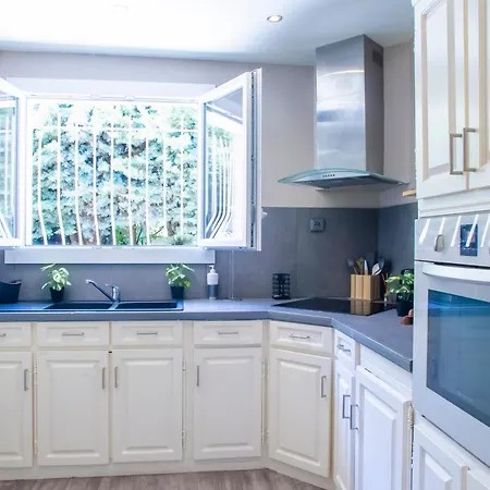 #sfd Maison Grand Jardin & Spa Intex * סיס-פור-לה-פלאז'